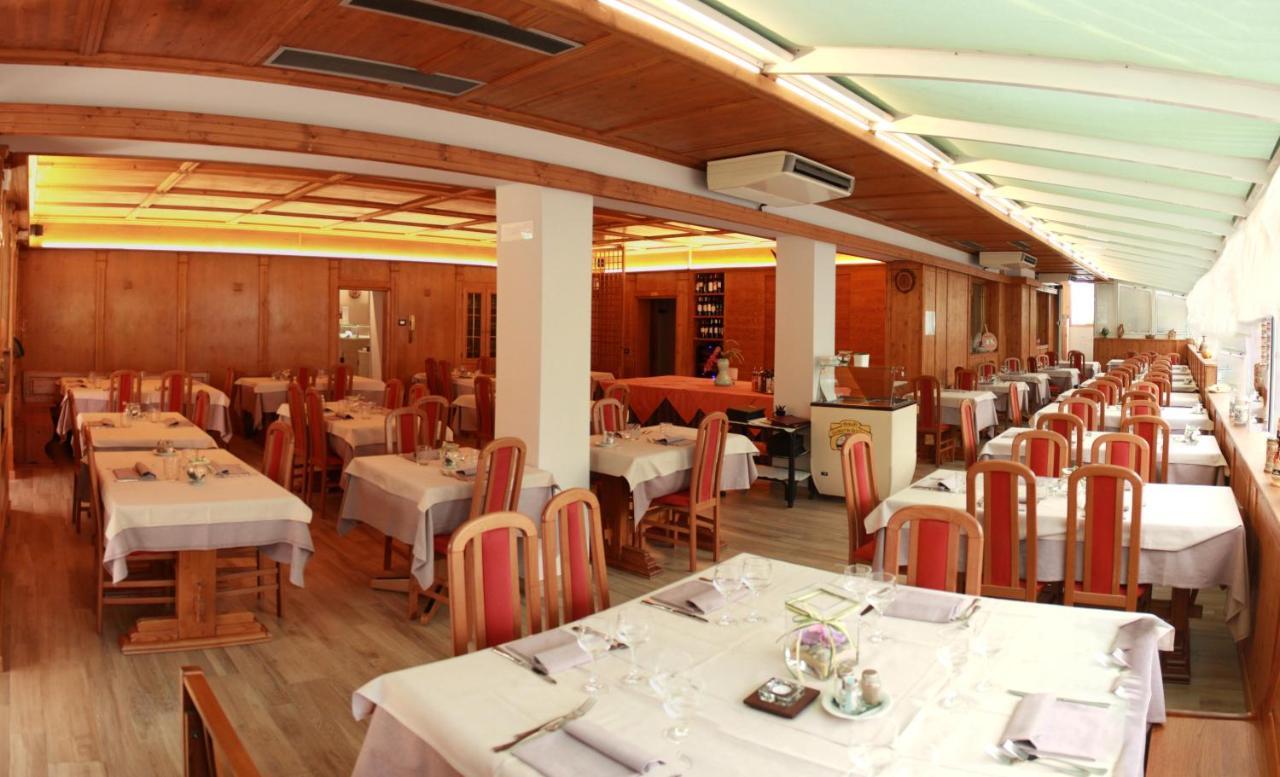 Albergo Ristorante Cacciatori Auronzo di Cadore Dış mekan fotoğraf