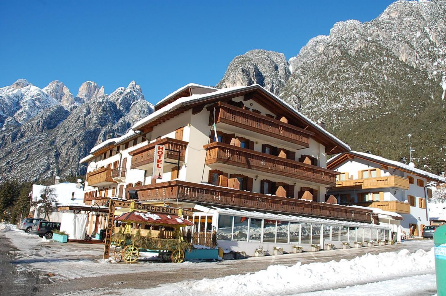 Albergo Ristorante Cacciatori Auronzo di Cadore Dış mekan fotoğraf