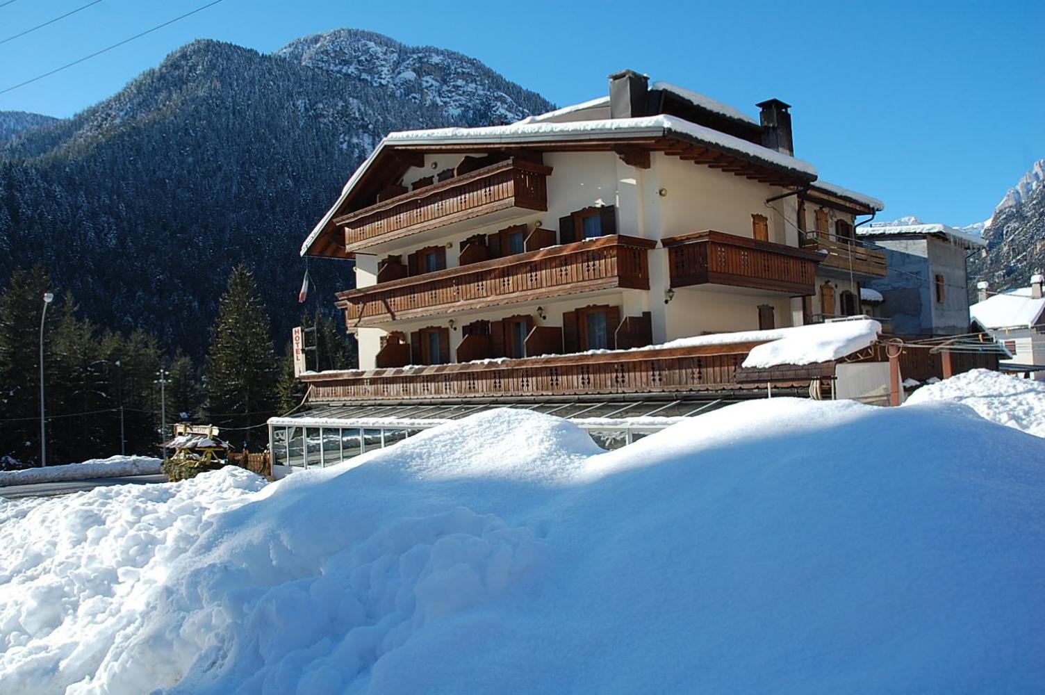 Albergo Ristorante Cacciatori Auronzo di Cadore Dış mekan fotoğraf