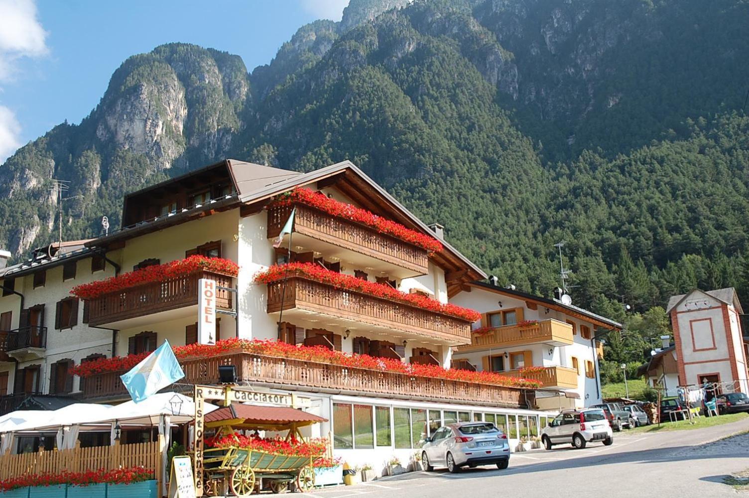Albergo Ristorante Cacciatori Auronzo di Cadore Dış mekan fotoğraf